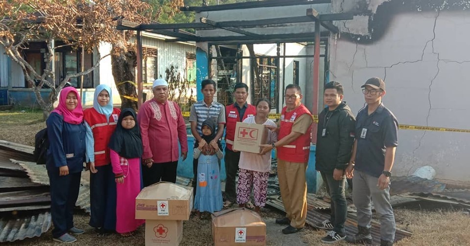 Distribusi Bantuan korban kebakaran Kampung Empat