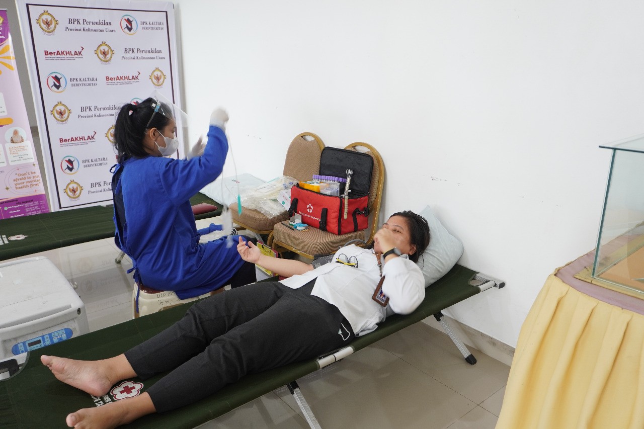 Kantor Badan Pemeriksa Keuangan (BPK) Perwakilan Provinsi Kalimantan Utara bersama PMI Kota Tarakan