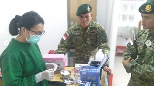 Bakti sosial donor darah yang dilaksanakan oleh Satgas Pamtas Yonif Raider 303/SSM