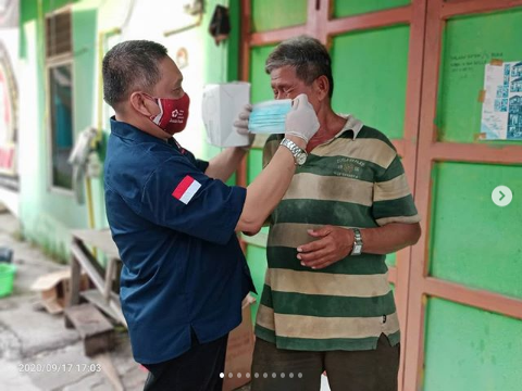 PMI Kota Tarakan Membagikan 2000 Masker Dalam rangka Peringatan HUT PALANG MERAH INDONESIA KE 75 Th